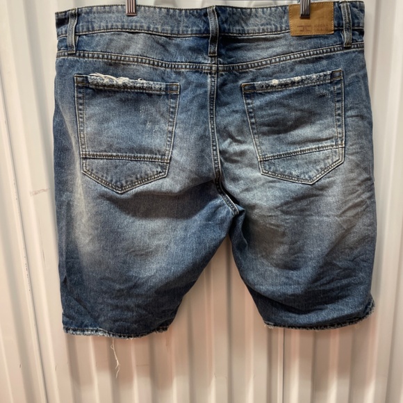 Jordan Craig - Picture 2 of 7